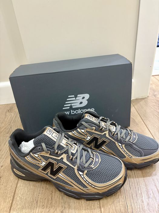 New balance кроссовка продается