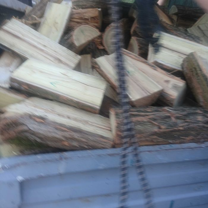 Предлагам дърва за огрев ton