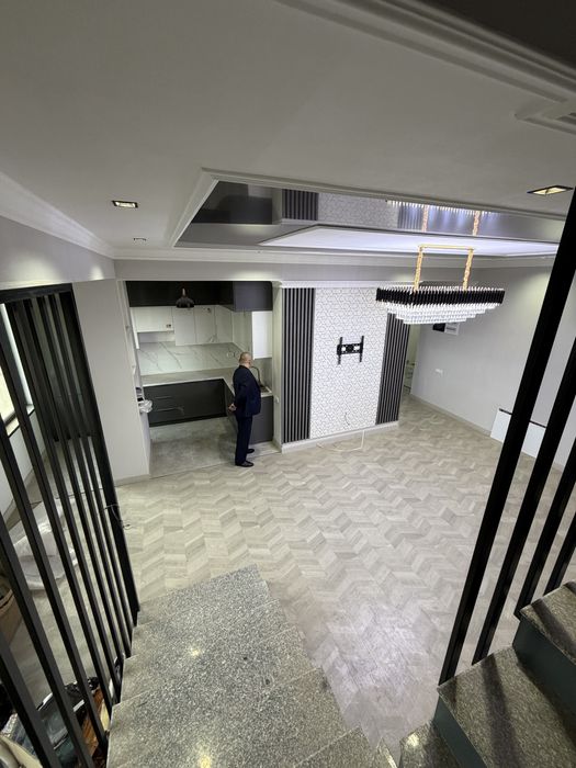 3 xona + 2 xona mansardlik kvartira Sotiladi