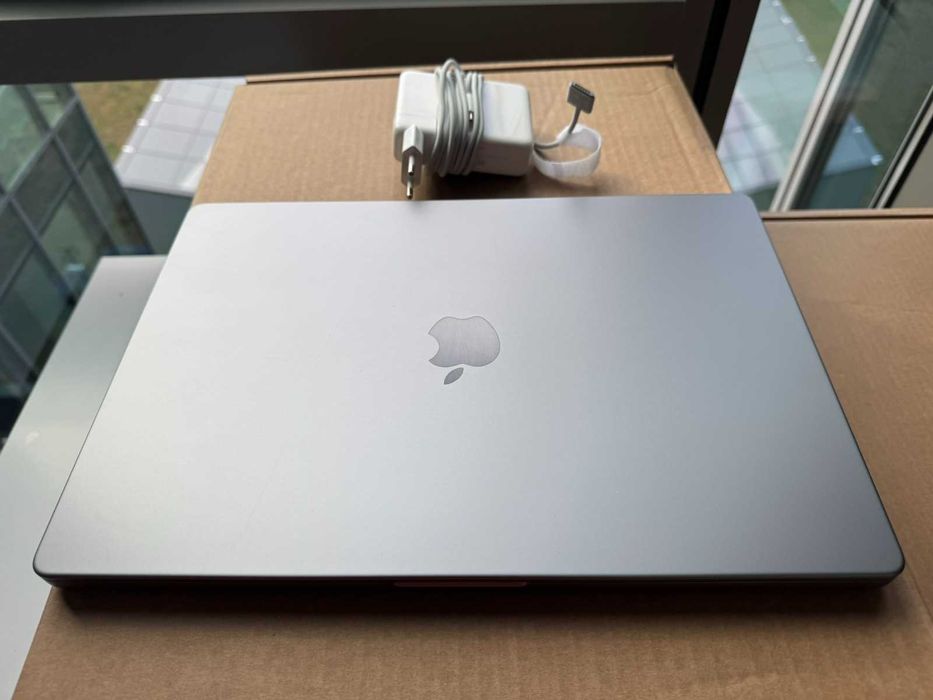 Apple MacBook Pro 16" M1 Max 64RAM/2TB