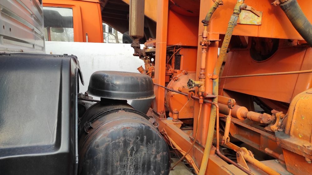 Продава Бетоновоз Камаз и Самосвал