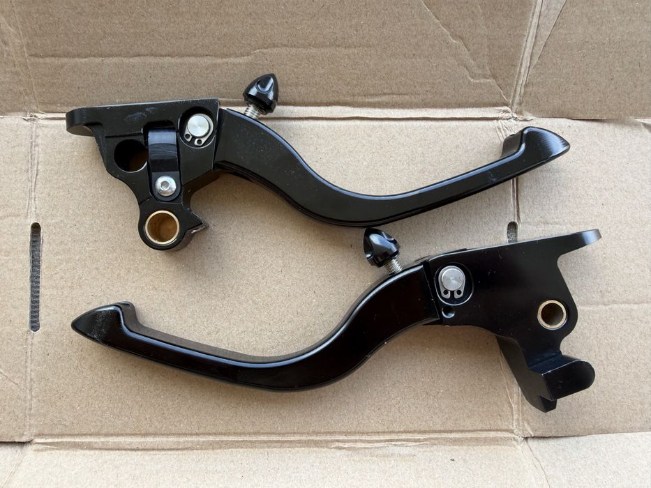 Set manete ajustabile Harley Softail  dupa 2018 FLDE FLHC FXBB FXLR/S