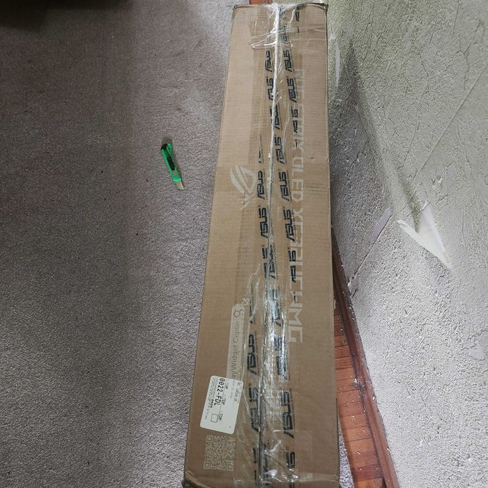 ASUS ROG Strix OLED XG32UCWMG  топовый игровой монитор 4K-OLED