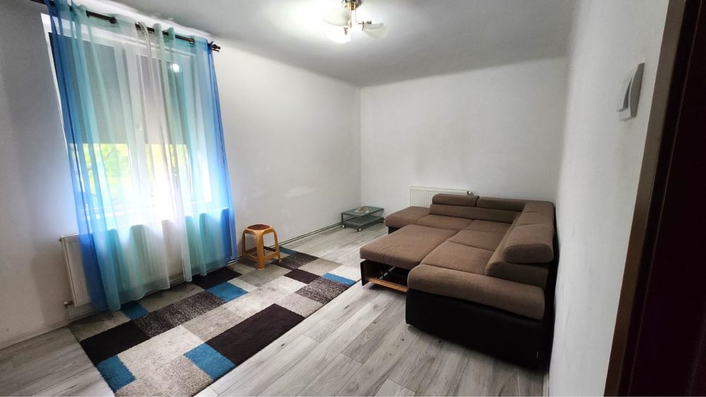 Inchiriez apartament