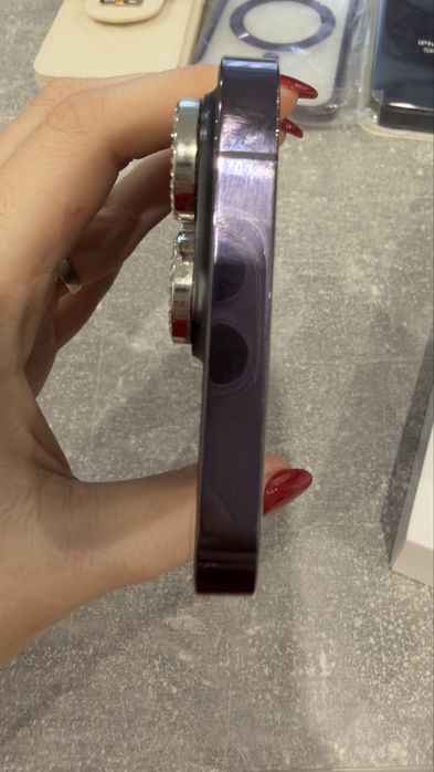 Продавам Iphone 14 pro