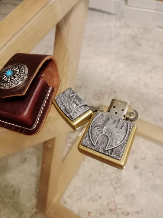 Бензиновые зажигалки.