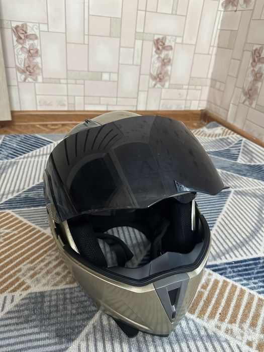 Мото шелм AIS компания