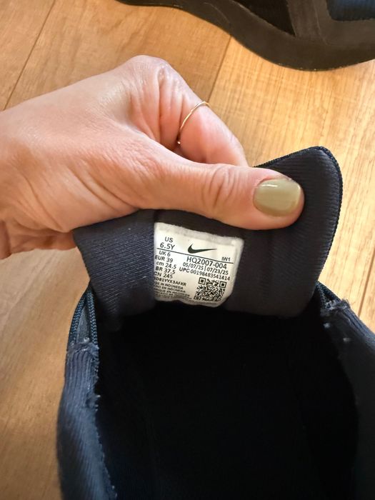 Vand adidasi Nike, pentru baieti, marime 39