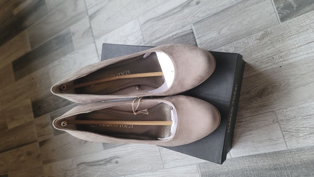 Pantofi noi la cutie