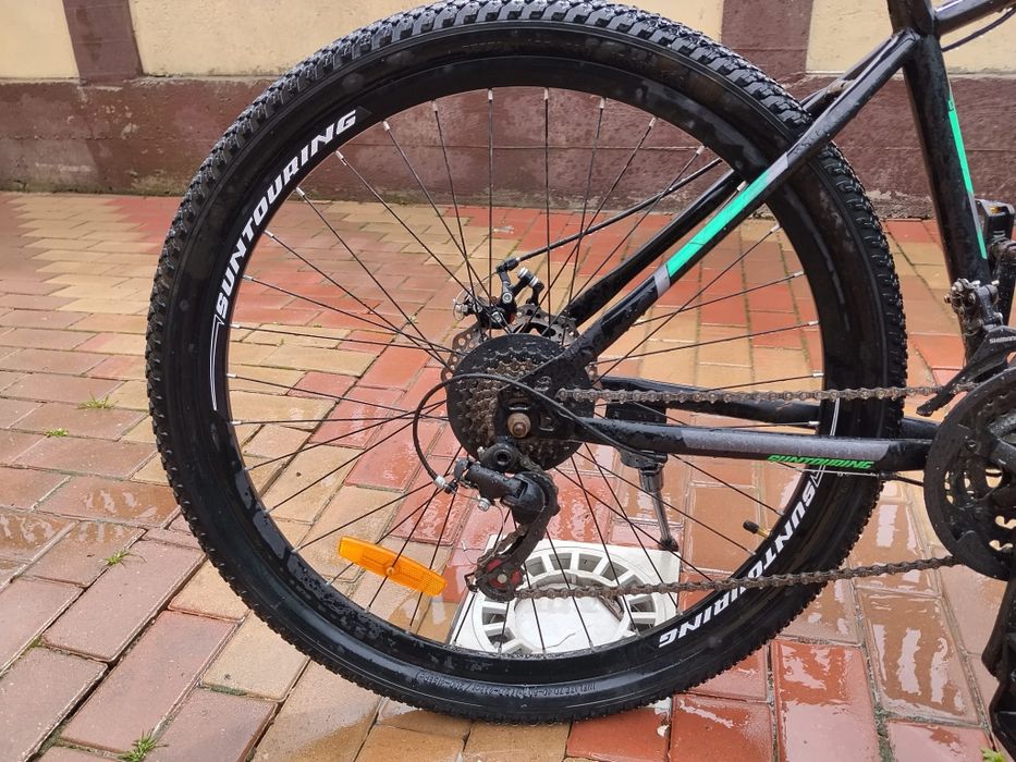 Vând bicicleta Suntouring de 27 inci.