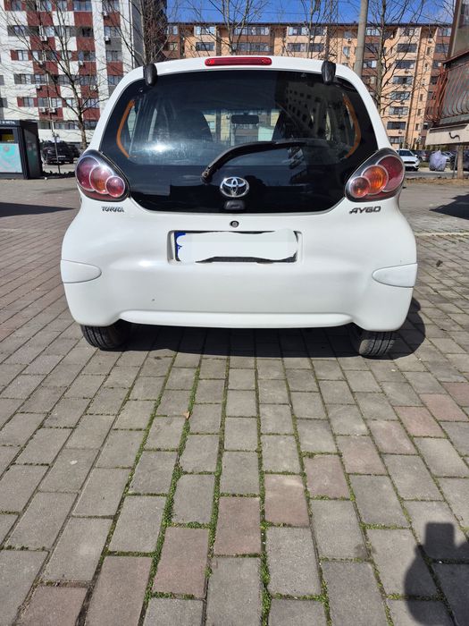 Vând Toyota Aygo  1.0