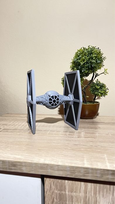 Космически кораб Tie fighter