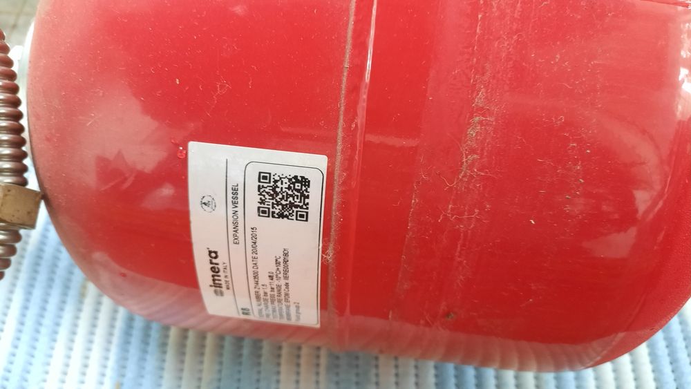 Vas expansiune 8 L plus furtun inox(vezi foto)