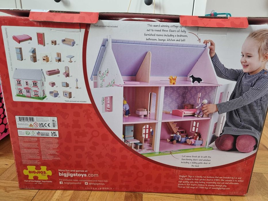 Дървена къща за кукли и игра на семейство Rose Cottage на BIGJIGS toys