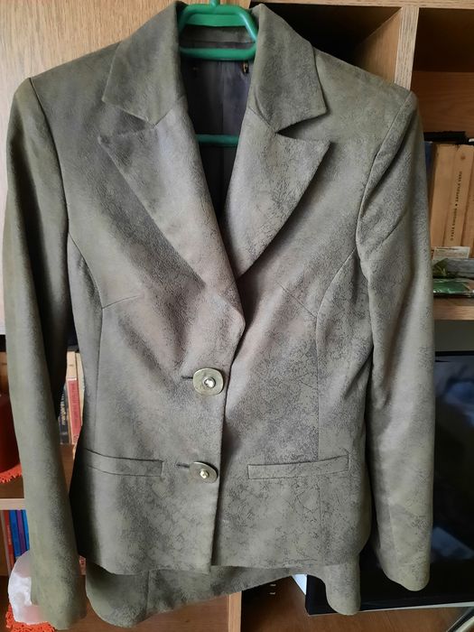 Costum de dama deosebit