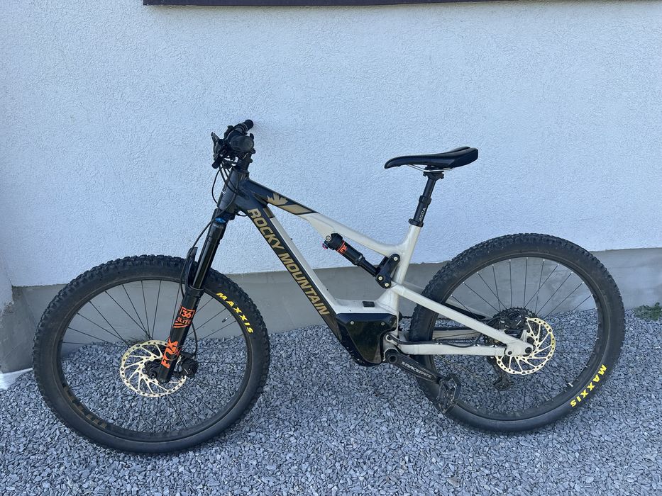 bicicletă electrică Rocky Mountain Powerplay Altitude 2021 Full Fox. PREȚUL ESTE UȘOR NEGOCIABIL