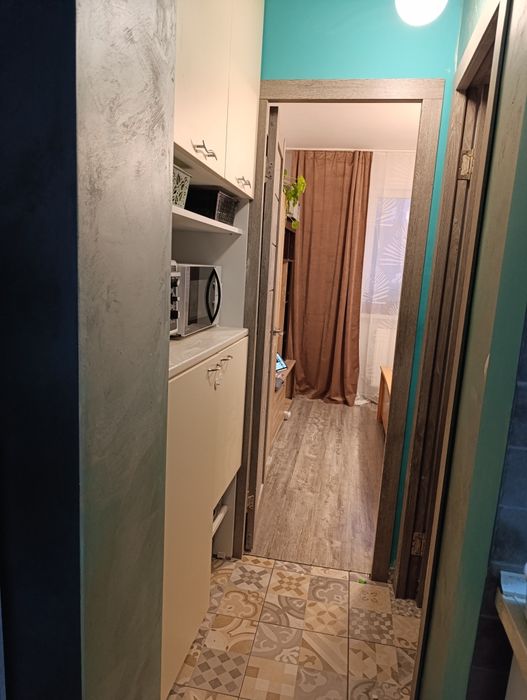 Inchiriez apartament cu 3 camere, decomandat, Dambul Pietros