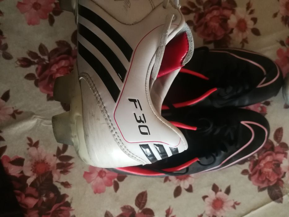 Бутонки Nike mercurial и Adidas F30