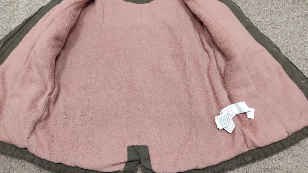 Geaca iarna LC WiKiKi /Haina cu captuseala polar copii 7-8 ani