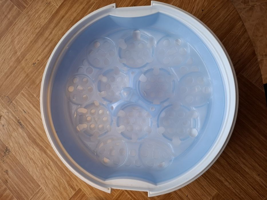 Продавам стерилизатор за бебешки шишета Pnilips Avent