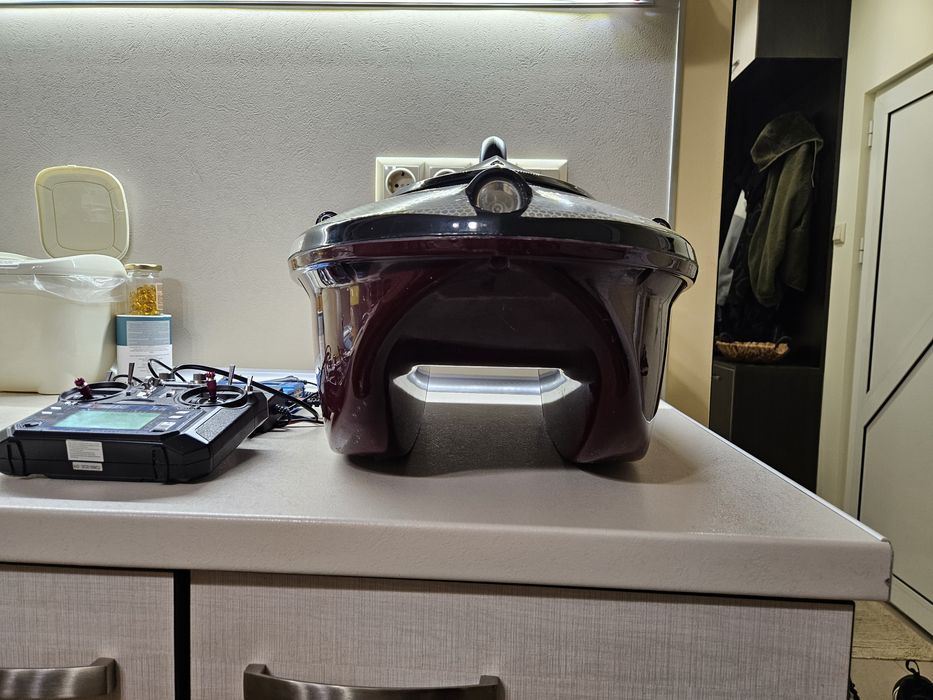 Лодка за захранка Scarp