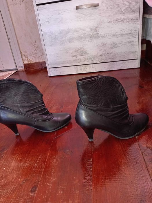 Дамски ботички от естествена кожа