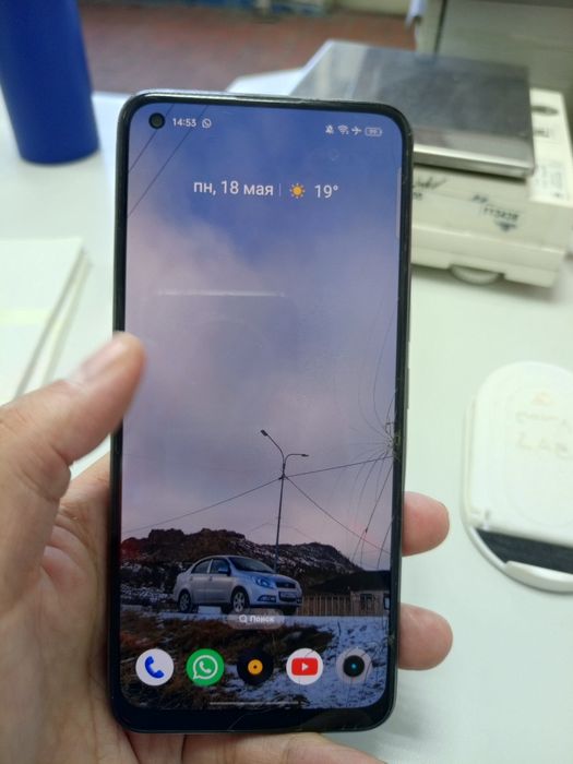 Продам телефон Realme 8