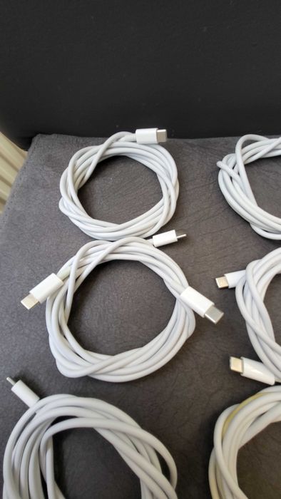 Cablu date APPLE  Gros , USB-C - USB-C, 240W, 2m, alb  de la 50-70 lei