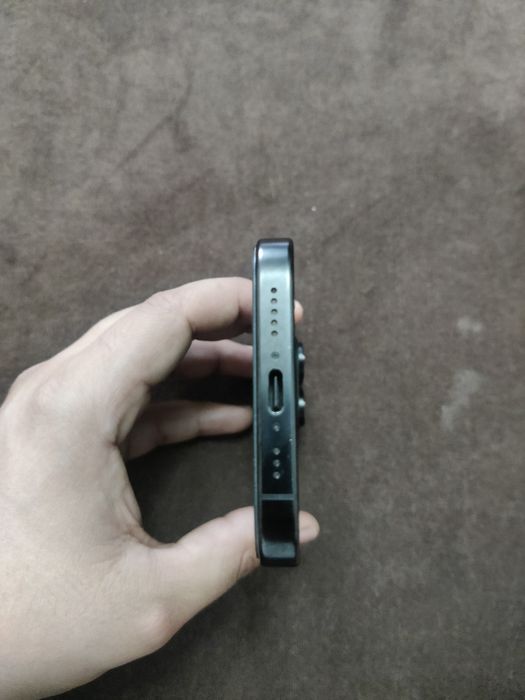 iPhone 16 pro 128 GB under warranty