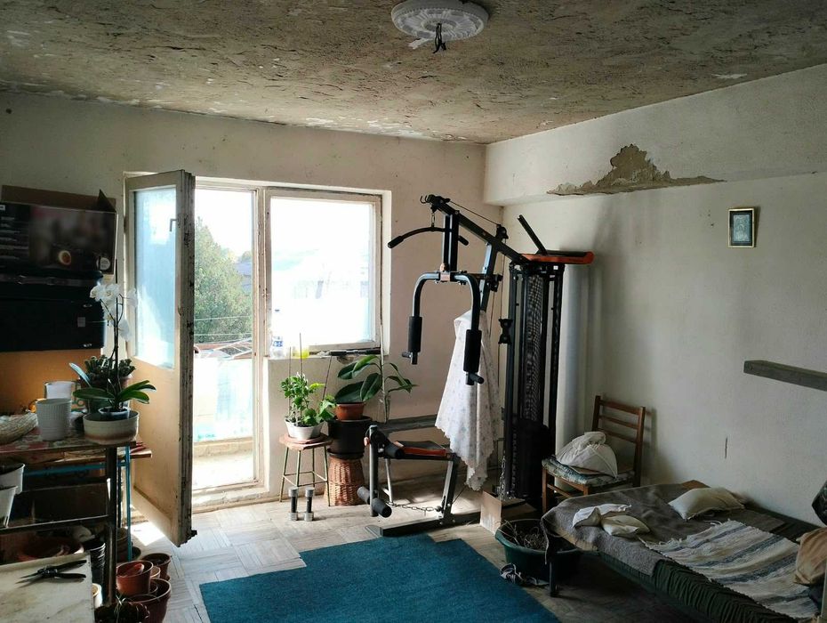 Apartament 2 camere - 49 mp - etaj 3 - de renovat
