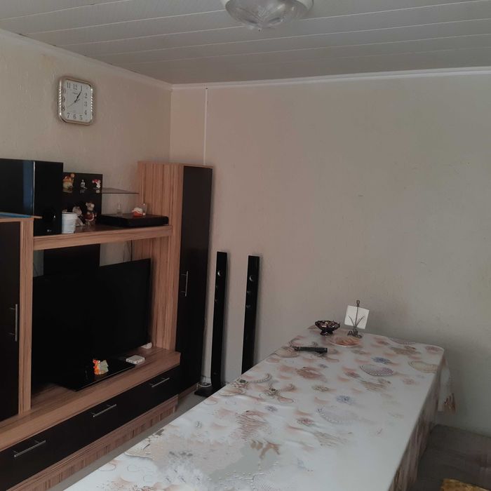 Продается хороший дом.