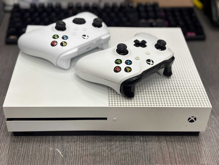 Hope Amanet P4 / XBOX ONE S 1 MANETA 1TB