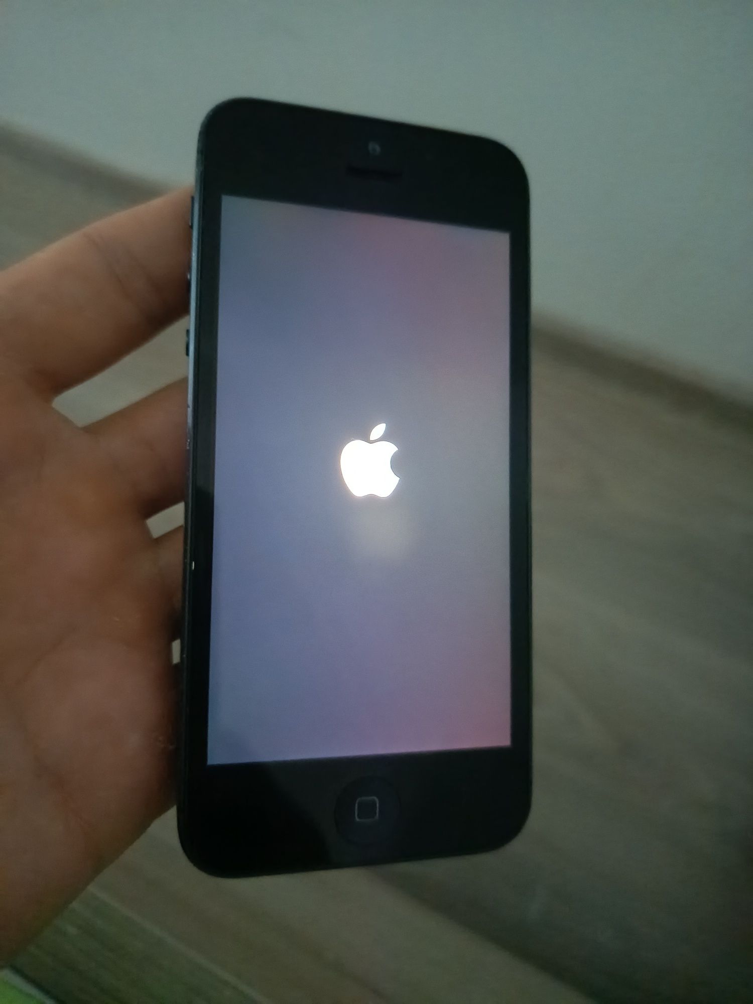 Telefon iPhone 5 A1429 TarguMures • OLX.ro