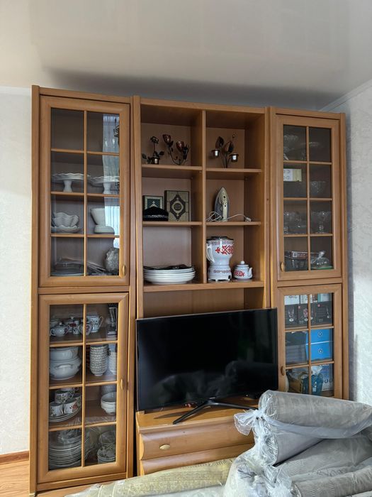 Продам мебель золотом цвете в хорошем состояний