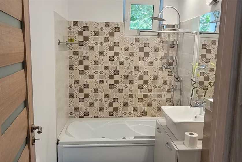 Vand Apartament 3 camere Gheorgheni herculane