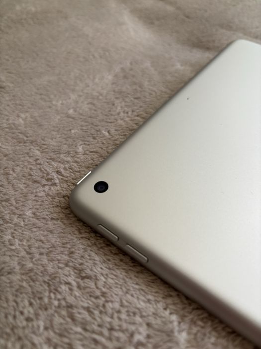 iPad 7 (2019) 128 GB Wi-Fi – stare foarte bună