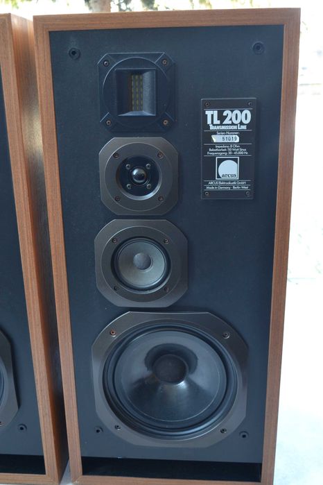 Boxe Arcus TL 200 Transmission Line