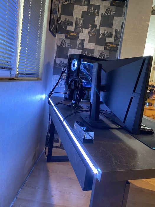 Цял гейминг сетъп+бюро / Gaming Setup