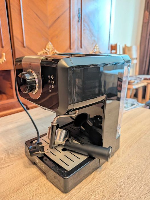 expressor manual Krups XP320830, 1050 W, 15 bar, 1.5 L, Dispozitiv spumare, Negru