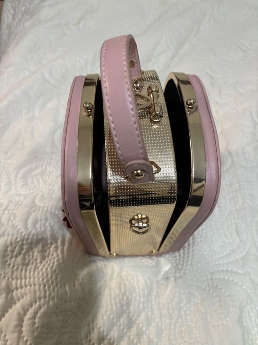 Нова дамска чанта тип куфарче