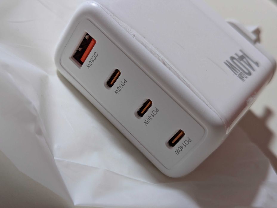 Зарядно Ueetop PD3.1 USB-C  GaN Charger 140W 4 Ports