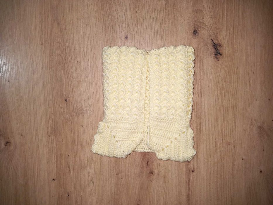 ПОДАРЯВАМ Нови ръчно плетени дрешки, жилетки, буйки, терлички