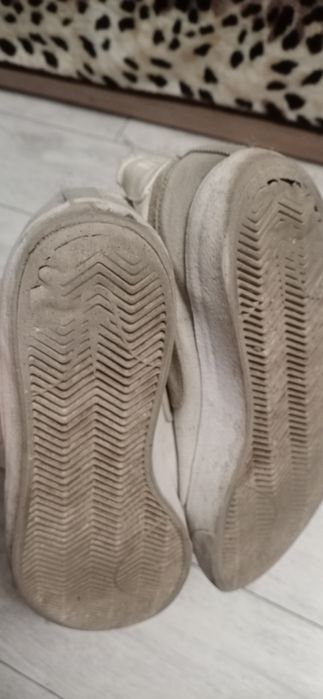 Отдам обувь бесплатно