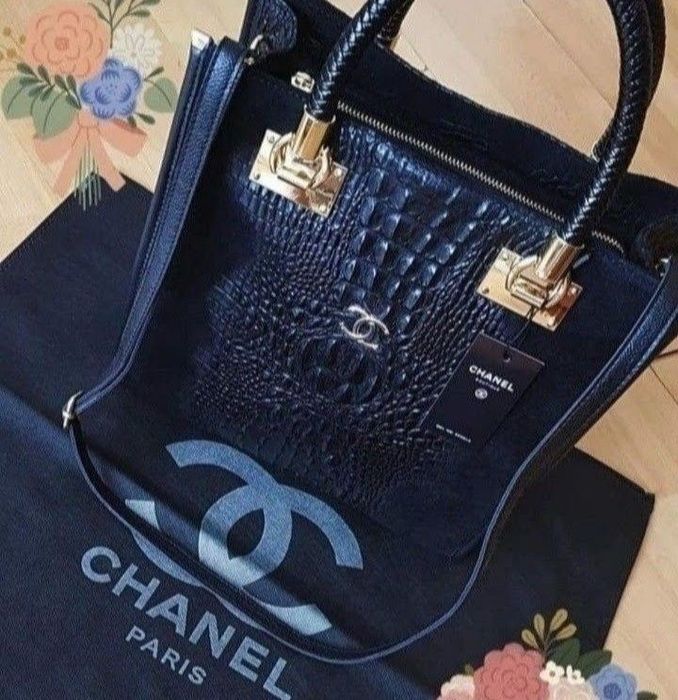 Geanta piele naturala model croco logo metalic auriu, curea detasabila