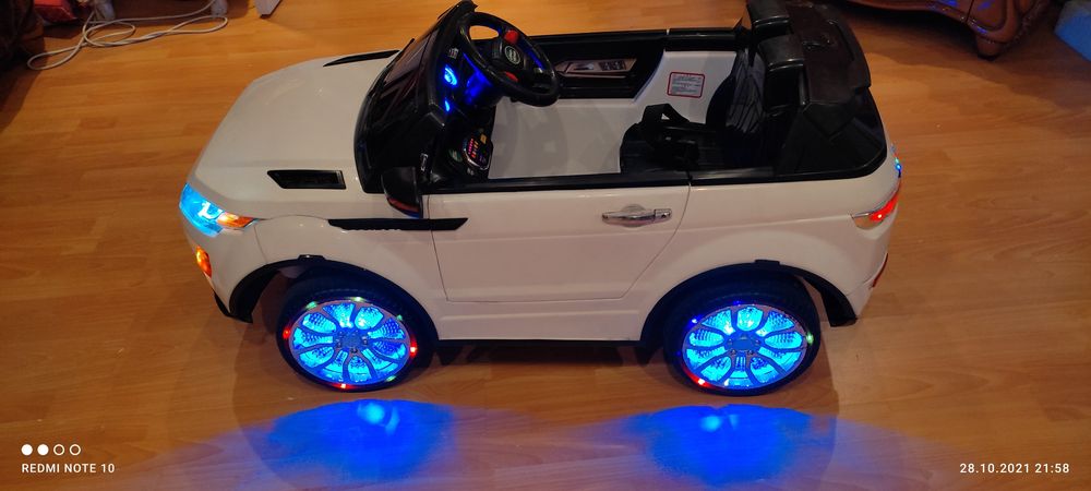 Детская машинка LandRover