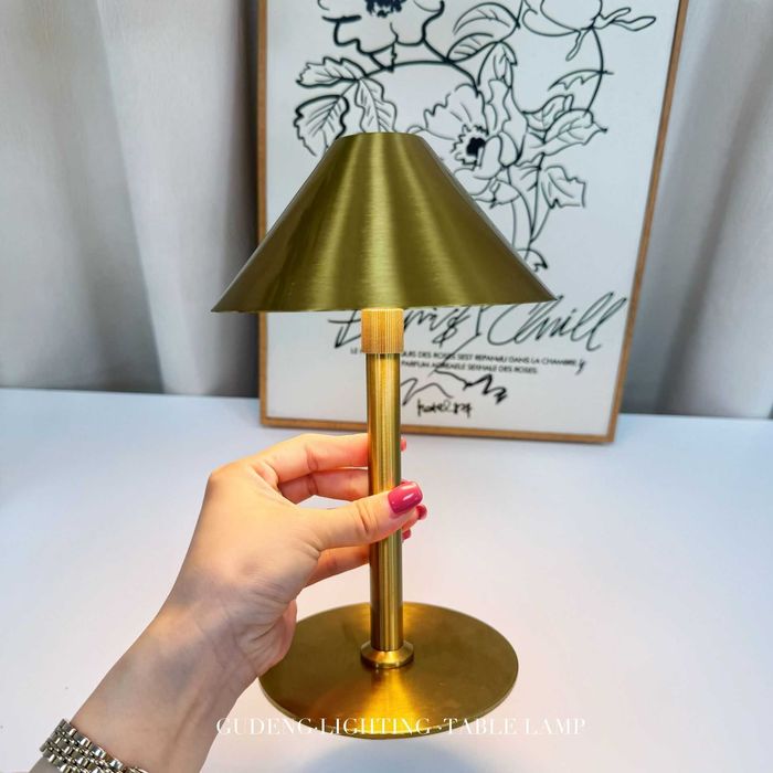 Настольный светильник  барная лампа оптом для кафе ресторанов