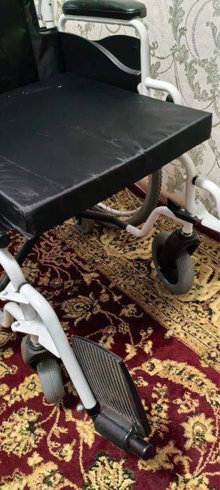 Инвалидная коляска