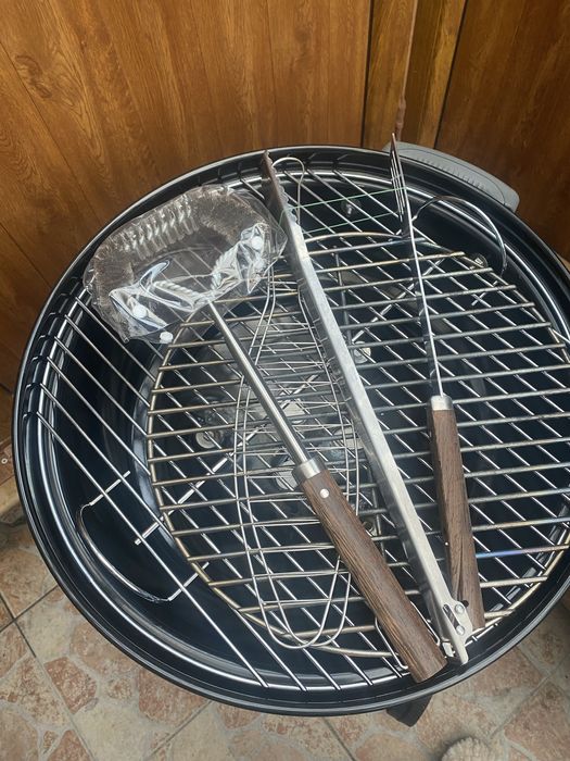 Барбекю на дървени веглища - Weber - като ново