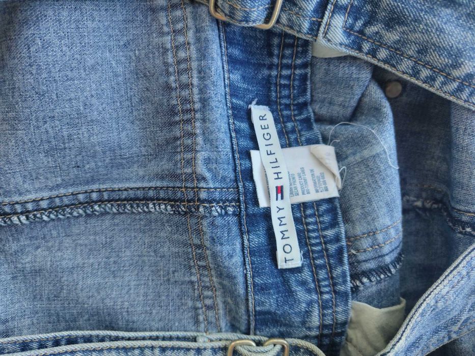 Tommy Hilfiger дънков сукман M – уникат с повече истории от TikTok