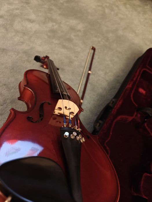 Vioară ca și nouă